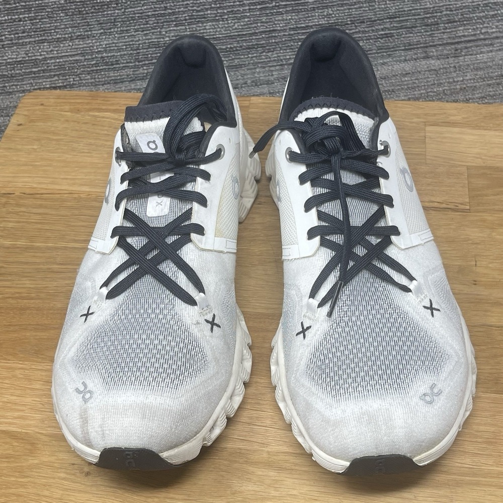 ON Cloud X 3 Running Shoes Women 10.5 White Black Sneakers Gym 60.98697 Lace Up